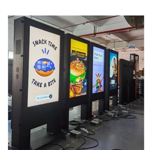 Outdoor Floor Stand TV 4000nits High Brightness IP65 Waterproof 65inch Outdoor TV LCD Digital Signage Advertising Totem Display