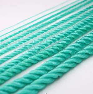 उच्च शक्ति वाले मुड़े पॉलीप्रोपाइलीन (पीपी) रस्सी तेल नमी प्रतिरोधी समुद्री विकास ने स्लिप को कम कर दिया - Product Image 5