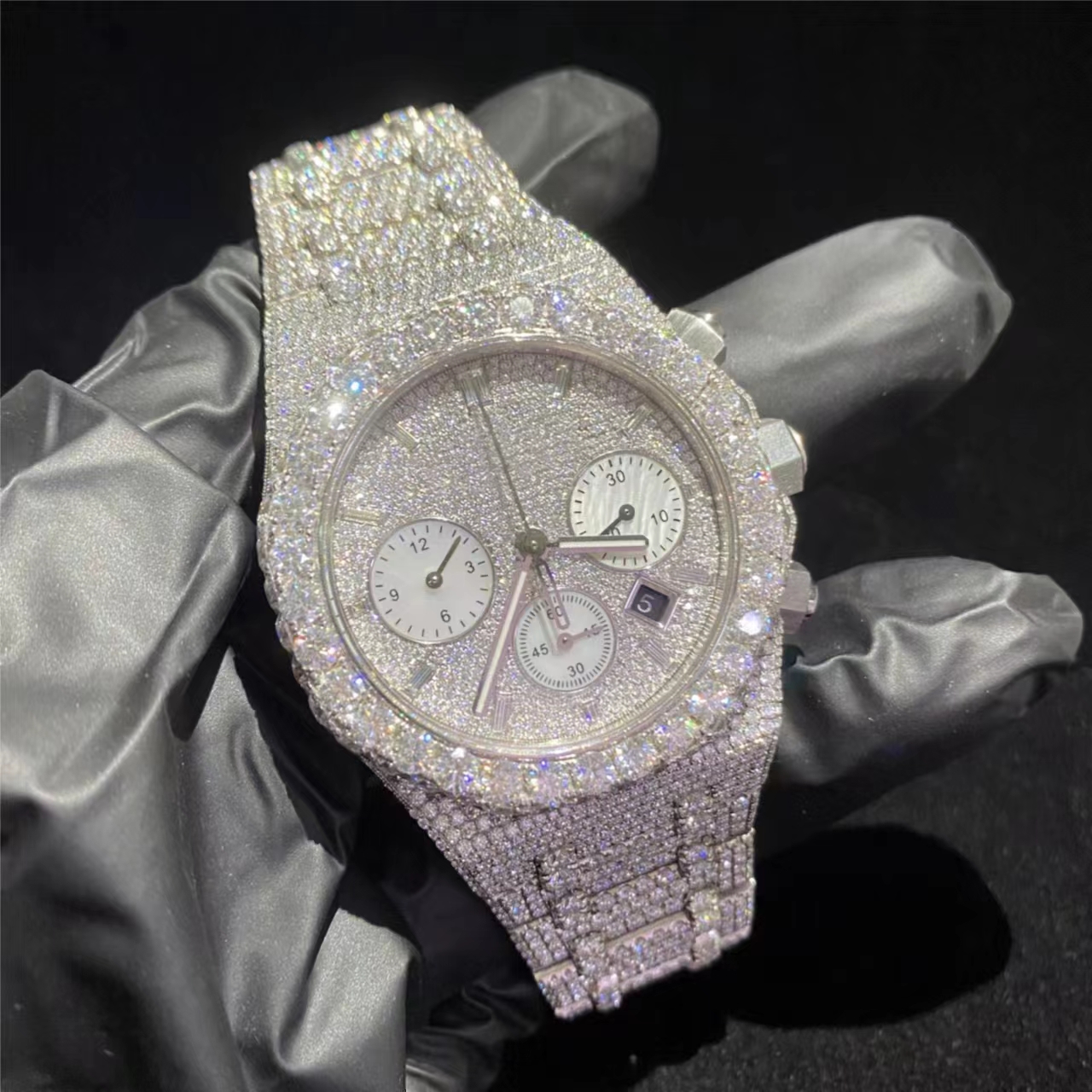 Hip Hop Jewelry Wholesale of Men's and Women's Hand Inlaid Diamond Moissanite Watches through Diamond Testers