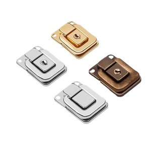 Serrure à Cadre Moyen Guan Yan Wujin 40x27mm Couleur Or pour Boîte en Bois - Product Image 2