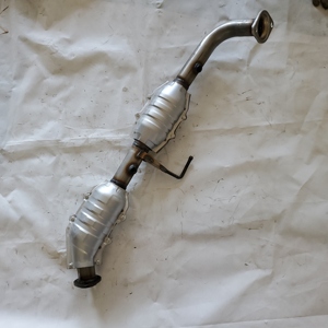 Convertidor Catalítico de Tres Vías de Ajuste Directo con Soporte Cerámico para Sistema de Escape de Automóviles Toyota Hiace, Land Cruiser 2700, Hilux 2.7 - Product Image 3