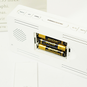 <span class=keywords><strong>Orologio</strong></span> da Tavolo Digitale con Funzione Snooze, Superficie <span class=keywords><strong>a</strong></span> <span class=keywords><strong>Specchio</strong></span>, <span class=keywords><strong>Grande</strong></span> Display, Luminosità Regolabile, Multifunzione - Product Image 4