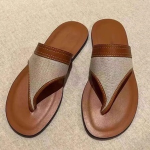 Outdoor Beach Men flip flops Slippers Leather Flat <b>Shoes</b> Anti-slip Designer Women Casual <b>shoes</b> Flat Sandals walking style <b>Shoes</b> - Product Image 2