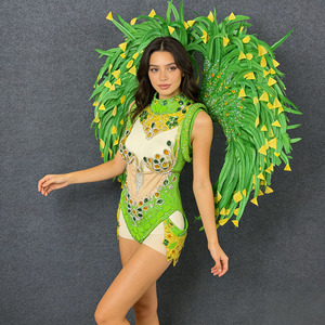 <span class=keywords><strong>Disfraz</strong></span> <span class=keywords><strong>de</strong></span> <span class=keywords><strong>Carnaval</strong></span> Brasileño, Alas y Tocado <span class=keywords><strong>de</strong></span> Plumas con Pedrería Verde y Amarilla, Ideal para Desfiles <span class=keywords><strong>de</strong></span> <span class=keywords><strong>Carnaval</strong></span> en Brasil - Product Image 3