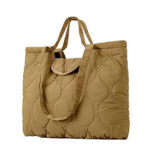 Sac à main de voyage d'automne et d'hiver matelassé à grande capacité à une seule épaule avec un design de niche - Product Image 4