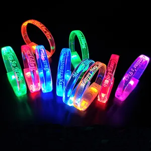 Bracelet de poignet avec logo led, gadgets de fête personnalisés, 20 pièces