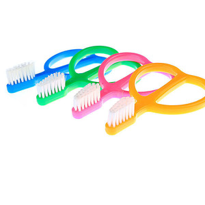Petite brosse à dents en forme de ciseaux à poils doux pour enfants, brosse à dents manuelle colorée et sûre anti-ingestion - Product Image 2