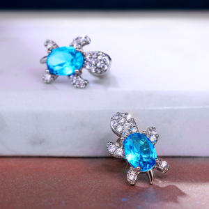 Boucles d'oreilles Mochi Origlio en forme de tortue bleue marine, argent 925, cristal, forme animale, pour femmes, à porter tous les jours, design mignon - Product Image 3