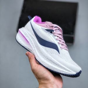 Zapatillas Deportivas Saucony de Diseño de Lujo y Alta Calidad, Transpirables, con Suela Gruesa de Malla Suave, Unisex, para Deportes, Running y Uso Casual - Product Image 1