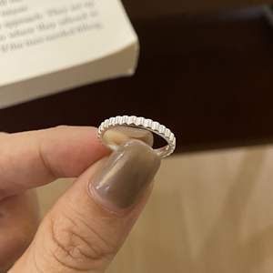 Bague en argent pur S925 au design minimaliste vertical, doublée de chocolat, avec une couche haut de gamme, délicate, pour l'index - Product Image 3