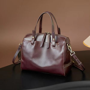 Sac à main en cuir véritable imperméable pour femmes, sac à main de luxe de créateur, grand sac fourre-tout à bandoulière marron - Product Image 1
