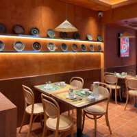Ensemble table et chaises de restaurant commercial moderne en bois massif écologique, structure métallique, sièges en mousse haute densité, garantie 3 ans