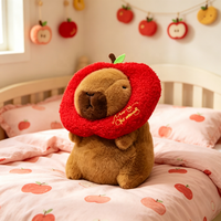 Peluche Capybara Mignonne avec Chapeau Pomme, Jouet en Peluche Doux, Vente en Gros, Fabricant de Peluches Personnalisées, Cadeaux pour Enfants