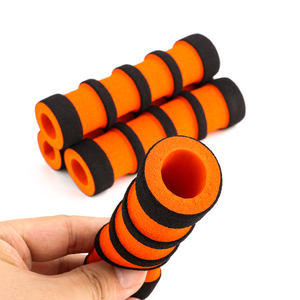 Poignée d'équipement de fitness quotidienne NBR Gaine en caoutchouc plastique Protection du tuyau Confort amélioré Poignée de main Traitement de coupe personnalisé - Product Image 1