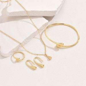 Parure de bijoux de luxe en alliage de zinc doré réglable pour femme - Collier et boucles d'oreilles goutte d'eau, cadeau élégant pour fiançailles et anniversaire - Product Image 1