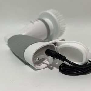Brosse de nettoyage électrique multifonctionnelle à main sans fil avec 6 têtes de brosse en plastique - Product Image 6