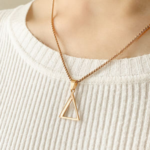 Collier pendentif en triangle géométrique en acier inoxydable 316L Collier à breloques en forme de pyramide Delta avec lettres <span class=keywords><strong>grecques</strong></span> Vendeurs de bijoux - Product Image 2