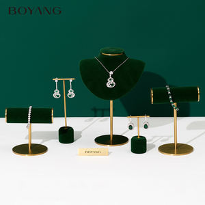 Maßgefertigter Schmuckvitrinen-Display Luxuriöse Schmuckständer-Requisiten aus Samt und Metall - Product Image 4