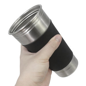 Taza de cerveza reutilizable personalizada al por mayor, taza de pinta de acero inoxidable 304 de pared simple de 20oz con funda de silicona y tapa magnética - Product Image 5