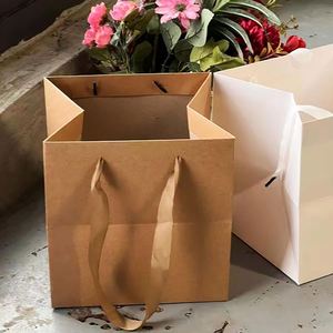 Bolsas de Compra de Papel Kraft Reciclables Personalizadas al por Mayor con Estampado en Caliente de Estilo Clásico, Impresión Flexográfica y Bolsas de Regalo - Product Image 6