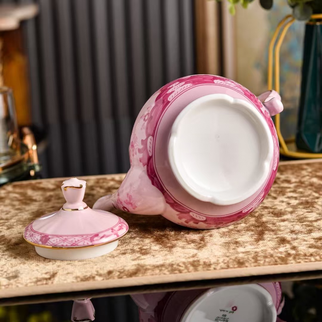 Pink-milk pot