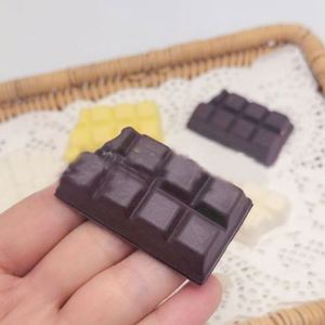 Juguete Blandito de Barra de Chocolate Mordida de PU de 5cm, Realista, Nuevo y Creativo, Regalo Antiestrés para Niños y Adultos, Juguete Relajante para Apretar - Product Image 3