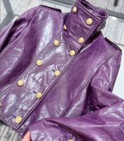 Veste en cuir ciré véritable d'usine, violet prune, courte, croisée, ajustée, brillante, pour femme