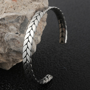 Brazalete Abierto de Acero de Titanio Estilo Europeo, Diseño de Espiga de Trigo, Joyería Unisex 280715 - Product Image 4