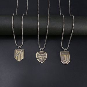 Collar con Colgante de Logotipo de Club de Fútbol en Oferta, Ideal para Fanáticos del Fútbol, Collar de Metal Conmemorativo - Product Image 4