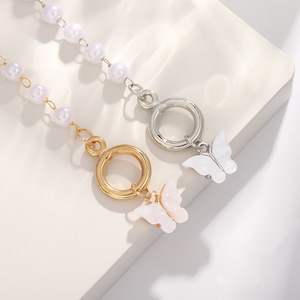 Pulseras y Brazaletes de Aleación con Dijes de Moda, Colgante de Mariposa con Perlas de Imitación, Joyería de Regalo para Mujer, Chapado en Oro, Estilo Moderno - Product Image 2