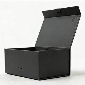 Boîtes d'expédition pliantes noires personnalisées de qualité supérieure pour Halloween, boîtes cadeaux magnétiques pour parfum - Product Image 1