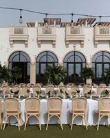 Chaise de mariage en bois d'extérieur empilable pour fêtes et événements, idéale pour la location
