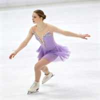 Robe de patinage artistique et de danse pour enfants et adultes, couleur lavande, en maille nude, à manches longues, avec strass et découpe florale ovale au dos, pour compétition et spectacle