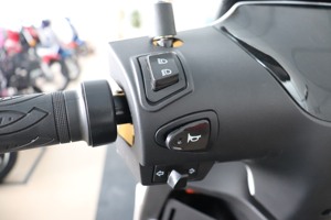 Moto de course pour adultes 45 km/h 1000W, longue portée, haute vitesse, 60V 72V - Vente en gros fabricant - Product Image 2