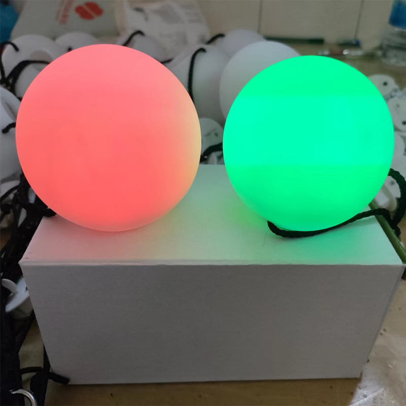 Palla LED Poi con cordino nero - Diametro 7,7 cm