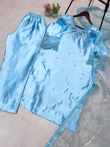 Conjunto Exclusivo de Diseñador de 3 Piezas, Ropa Tradicional India para Fiesta, con Cuentas en Relieve, Secado Rápido, para Todas las Temporadas, Kurti, Pantalón Liso, Satén Moss - Product Image 6
