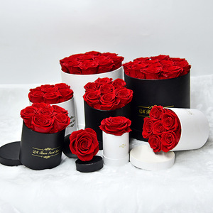 Caja Redonda Blanca Personalizada al por Mayor con <span class=keywords><strong>Mini</strong></span> <span class=keywords><strong>Rosas</strong></span> <span class=keywords><strong>Preservadas</strong></span>, <span class=keywords><strong>Rosas</strong></span> Eternas para Acción de Gracias y Año Nuevo - Product Image 2
