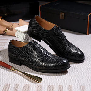 Genuine leather <b>small</b> square-toe breathable shoes with laces for closed fastening suitable for business men's wear - Product Image 1