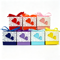Boîtes en papier jetables pliables avec laminage mat, doublure en éponge, forme double cœur pour bonbons, mariage, fête, cadeaux de baby shower