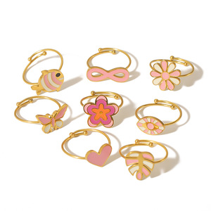 Anillo de acero de titanio rosa melocotón con diseño de corazón, flor e insecto para mujer, regalo de joyería - Product Image 5