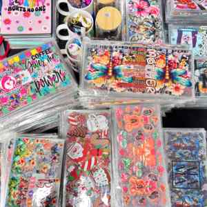 Envolturas Adhesivas UV DTF para Tazas de 16 Oz de Fabricante Profesional, Diseños para Mamá y Maestra, Impermeables, Lavables para Vasos de Vidrio PET, Calcomanías UVDTF - Product Image 1