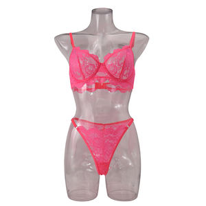 Ensemble de lingerie sexy pour femmes en dentelle rouge en polyester respirant à la mode avec un design à trous - Product Image 3