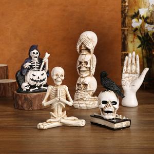 Estatua de Calavera, Cabeza de Esqueleto, Escultura de Mesa con Calaveras Apiladas, Figura Divertida de Calaveras Triplemente Apiladas que No Escuchan, No Hablan ni Veen lo Mal - Product Image 1