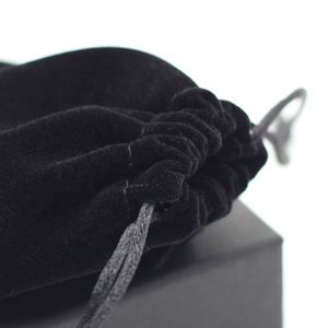 Pochette de luxe en suède noir avec cordon de serrage pour bijoux, logo imprimé, vente en gros - Product Image 6