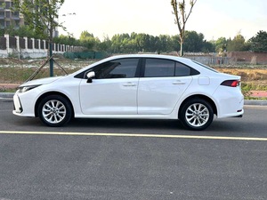 Voitures d'<span class=keywords><strong>occasion</strong></span> Toyota Corolla modèle 2021 1.2T Transmission à variation continue Édition Premium <span class=keywords><strong>SPORT</strong></span> Transmission automatique - Product Image 5