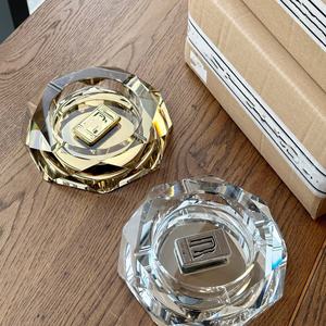 Cenicero de Cristal de Lujo Redondo Plateado/Dorado/Negro Fácil de Limpiar para Uso en el Hogar y Restaurantes, Regalo para el Día del Padre - Product Image 1