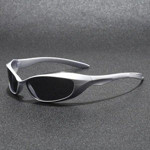 Lunettes de soleil futuristes avant-gardistes à monture intégrale, verres polarisés PC, protection UV400, pour le sport et la mode en extérieur - Product Image 1