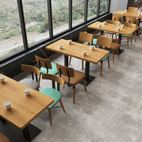 Ensemble de table et chaises commerciales en bois massif nordique, moderne et durable, pour café, salon de thé ou espace de négociation