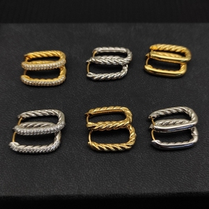 <span class=keywords><strong>Orecchini</strong></span> a Cerchio <span class=keywords><strong>di</strong></span> Lusso con Diamanti, Placcati Oro 18K, <span class=keywords><strong>di</strong></span> Alta Moda, Intrecciati, da <span class=keywords><strong>Donna</strong></span> e Uomo, Firmati - Product Image 1