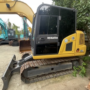 Excavatrice Komatsu PC70 d'occasion, 7 tonnes, petite pelle sur chenilles, matériel de construction - Product Image 1